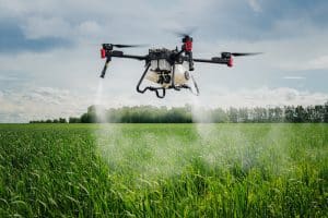 Read more about the article Ile kosztuje filmowanie dronem i od czego zależy wycena?